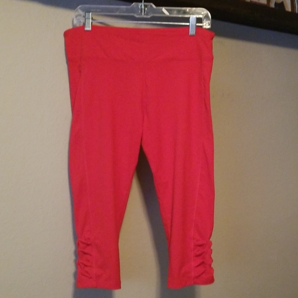 Red capri leggings